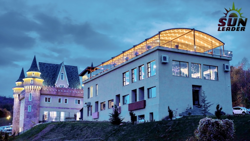 Pergola independenta la terasa retractabila Wonderland Cluj Resort. Pergole Sun Leader